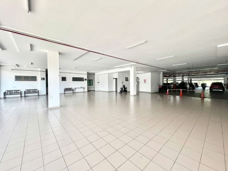 Kondominium untuk Dijual di Residensi Zamrud - Hazeman Omar - Car Park - PropertyGuru.com.my