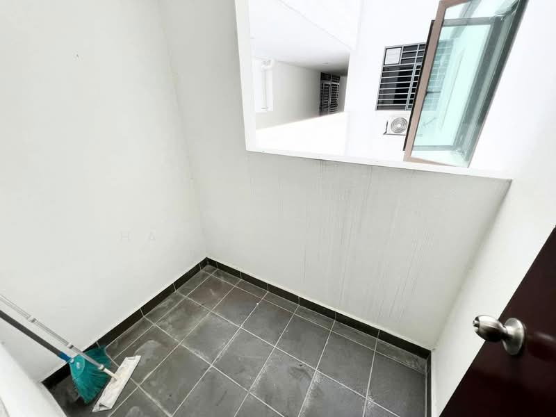 Kondominium untuk Dijual di Residensi Zamrud - Hazeman Omar - Exterior - PropertyGuru.com.my