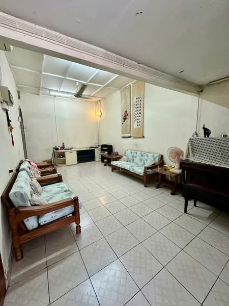1-storey Terraced House for Sale in Taman Sri Kluang (Kluang) - Shanel Tee - Living Room - PropertyGuru.com.my