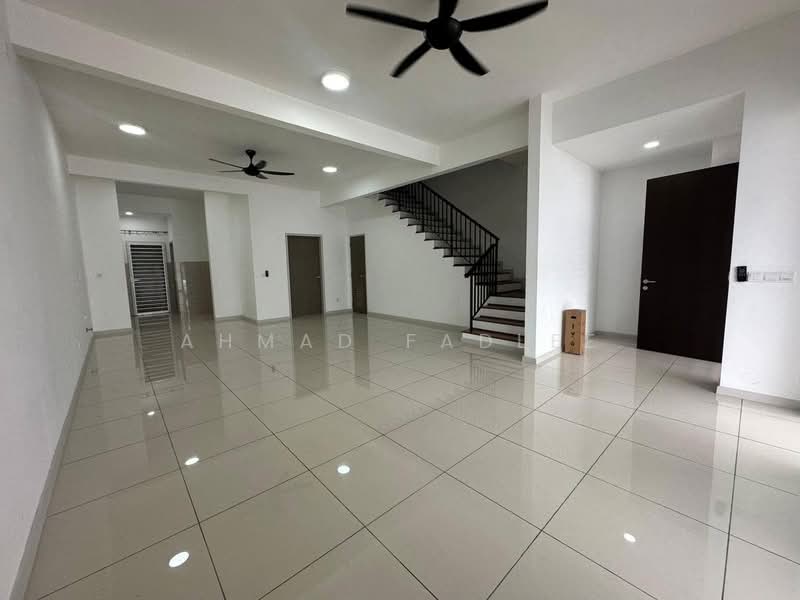 Rumah Teres 2 Tingkat untuk Disewa di Semenyih (Selangor) - Ahmad Fadlee - Living Room - PropertyGuru.com.my