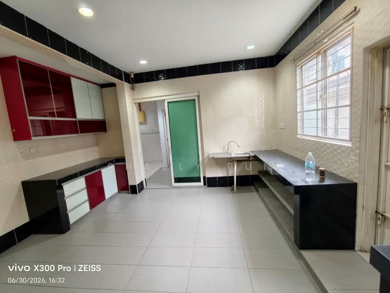 2-storey Terraced House for Rent in Taman Meranti Jaya (Puchong) - Shally Pun - Kitchen - PropertyGuru.com.my