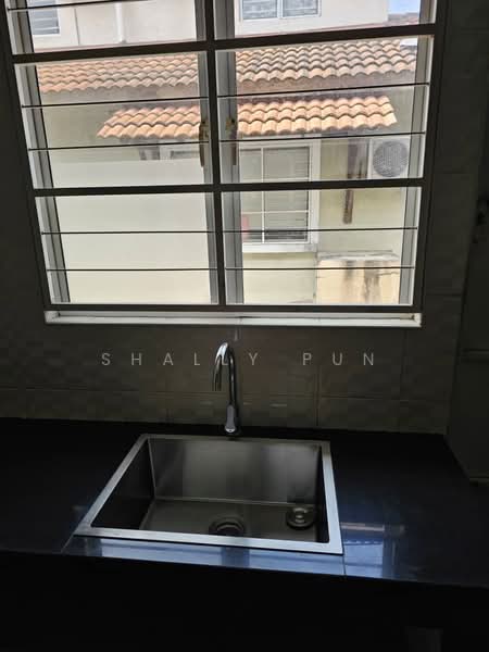 Rumah Teres 2-Tingkat untuk Disewa di Taman Meranti Jaya (Puchong) - Shally Pun - Kitchen - PropertyGuru.com.my
