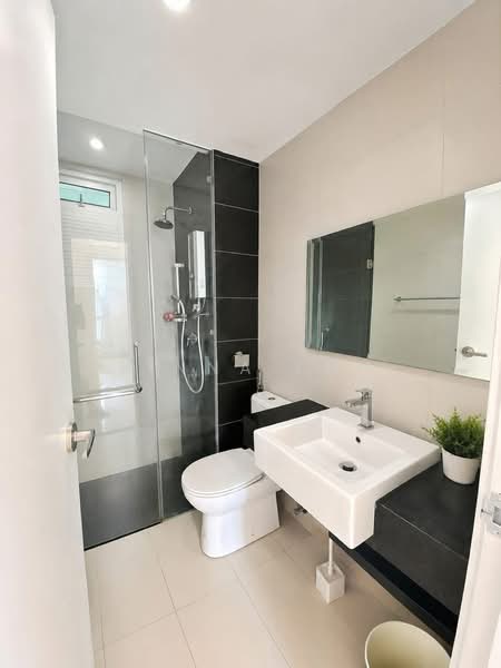 Servis Apartment untuk Disewa di Tropez Residences - Vinna Loh - Bathroom - PropertyGuru.com.my