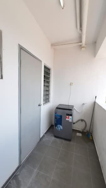 Servis Apartment untuk Disewa di The Academia @ South City Plaza - Mac Chong - Balcony - PropertyGuru.com.my