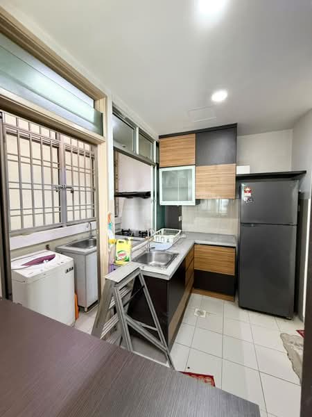 Apartment for Sale at Lake View Suites - Vinna Loh - Kitchen - PropertyGuru.com.my
