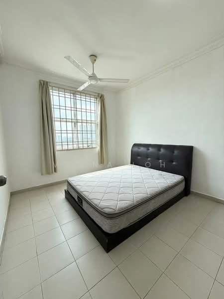 Apartment for Sale at Lake View Suites - Vinna Loh - Bedroom - PropertyGuru.com.my