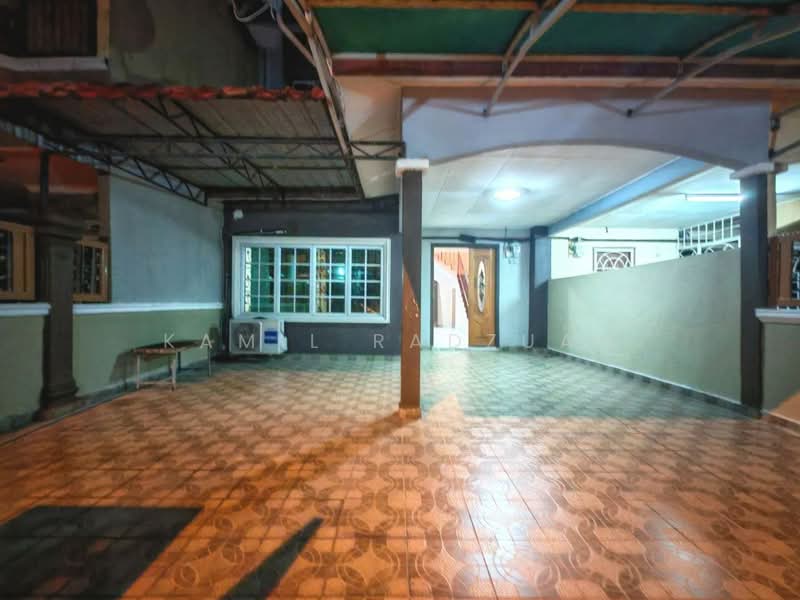 2-storey Terraced House for Rent in Bandar Teknologi Kajang (Kajang) - Kamil Radzuan - Exterior - PropertyGuru.com.my