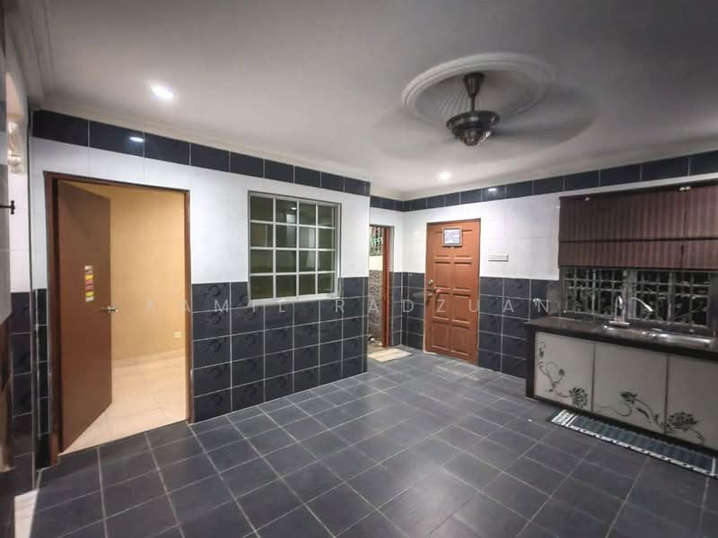 2-storey Terraced House for Rent in Bandar Teknologi Kajang (Kajang) - Kamil Radzuan - Kitchen - PropertyGuru.com.my
