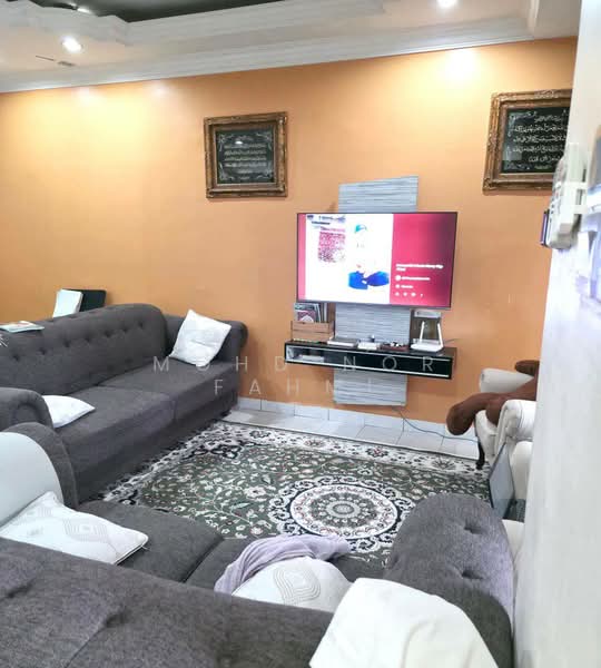 2-storey Terraced House for Sale in Seksyen 8 (Bangi) - Mohd Nor Fahmi - Living Room - PropertyGuru.com.my