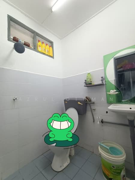 1-storey Terraced House for Sale in Taman Bahau (Bahau) - Azrul Othman - Bathroom - PropertyGuru.com.my