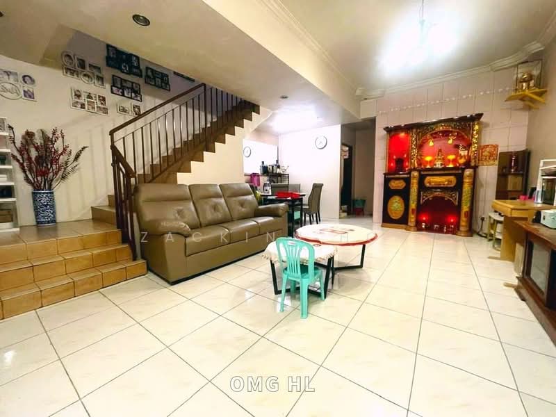 2-storey Terraced House for Sale in Taman Suria Pendamar (Pelabuhan Klang) - Zackinn Hoi - Living Room - PropertyGuru.com.my