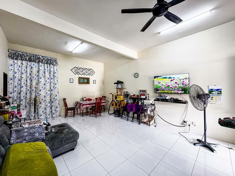 Rumah Teres 2 Tingkat untuk Dijual di Seksyen 32, Bukit Naga (Shah Alam) - Yazila Sulaimi - Living Room - PropertyGuru.com.my