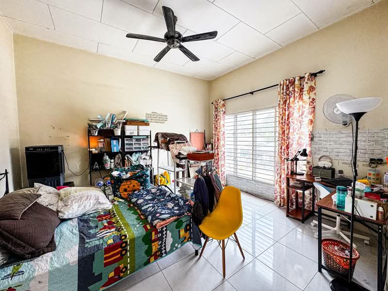 Rumah Teres 2 Tingkat untuk Dijual di Seksyen 32, Bukit Naga (Shah Alam) - Yazila Sulaimi - Bedroom - PropertyGuru.com.my