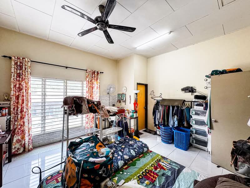 Rumah Teres 2 Tingkat untuk Dijual di Seksyen 32, Bukit Naga (Shah Alam) - Yazila Sulaimi - Bedroom - PropertyGuru.com.my
