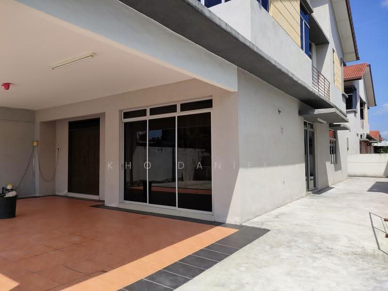 Semi-Detached House for Rent in Kampung Jenjarom (Jenjarom) - Kho Daniel - Exterior - PropertyGuru.com.my