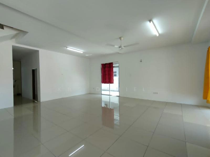 Semi-Detached House for Rent in Kampung Jenjarom (Jenjarom) - Kho Daniel - Living Room - PropertyGuru.com.my