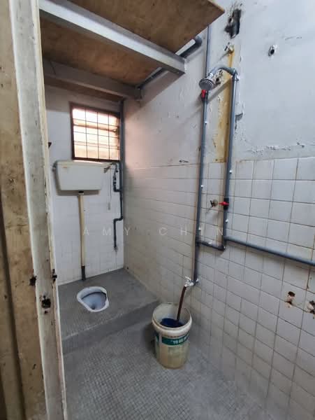 Shop for Rent in Taman Castlefield (Sri Petaling) - Amy Chin - Bathroom - PropertyGuru.com.my