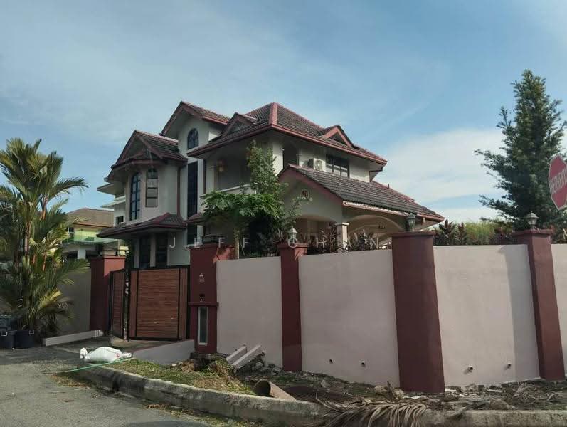 Bungalow House for Sale in Saujana Akasia (Sungai Buloh) - Jeff Chan - Exterior - PropertyGuru.com.my