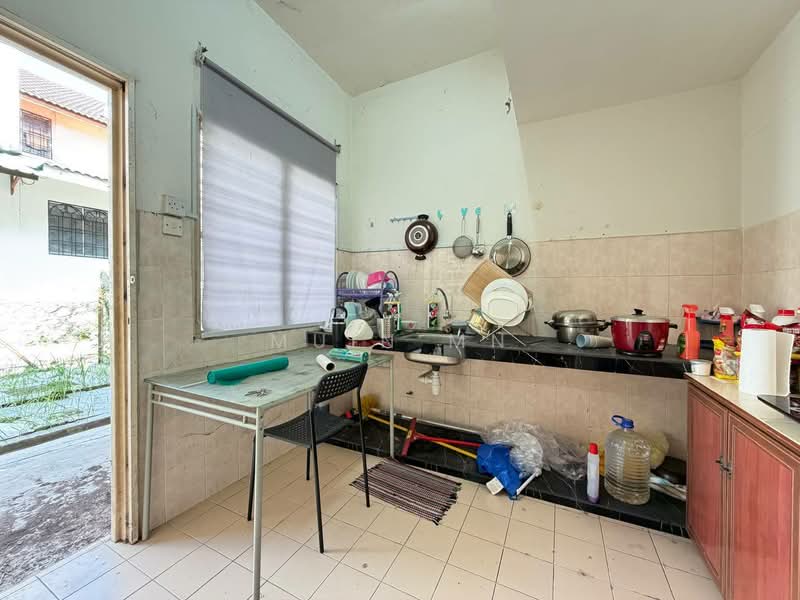 2-storey Terraced House for Sale in Puncak Alam (Selangor) - Muin Mn - Kitchen - PropertyGuru.com.my