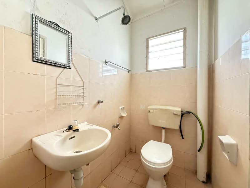 2-storey Terraced House for Sale in Puncak Alam (Selangor) - Muin Mn - Bathroom - PropertyGuru.com.my