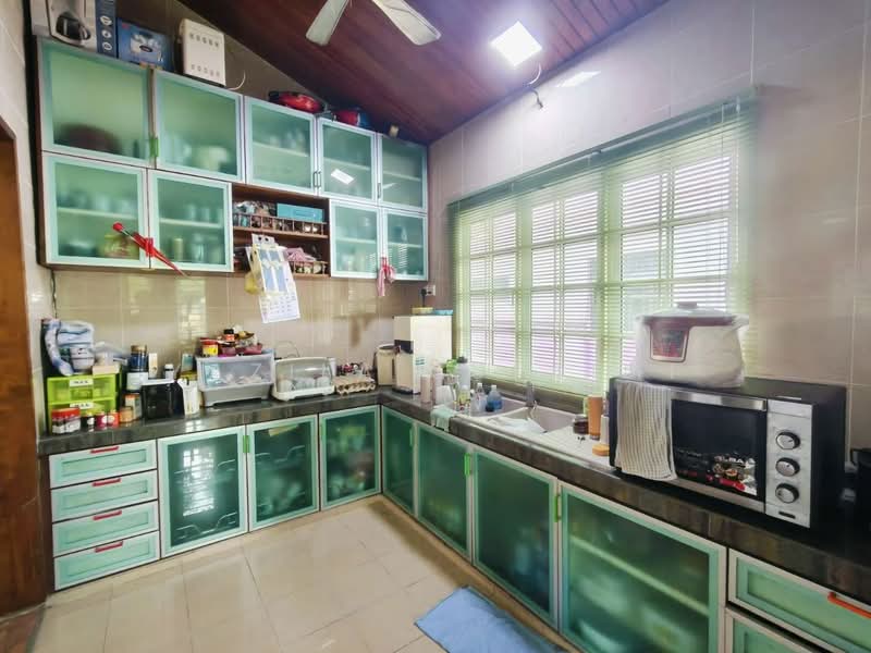 2-storey Terraced House for Sale in TTDI Jaya (Shah Alam) - Yazila Sulaimi - Kitchen - PropertyGuru.com.my