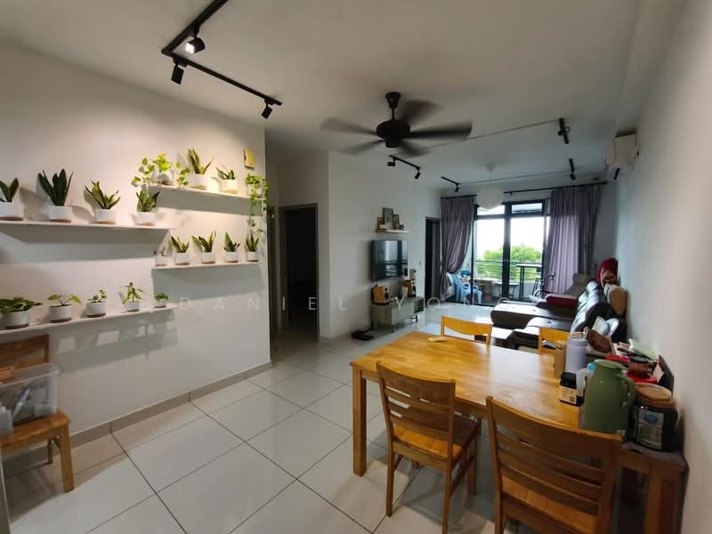 Service Residence for Sale at Residences @ 1 Tebrau - Daniel Yong - Living Room - PropertyGuru.com.my
