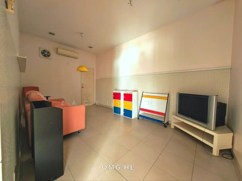 Rumah Berkembar untuk Dijual di Taman Sejati (Klang) - Zackinn Hoi - Living Room - PropertyGuru.com.my