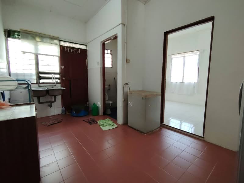 Rumah Berkembar untuk Dijual di Taman Perpaduan (Tambun) - Fatin . - Kitchen - PropertyGuru.com.my