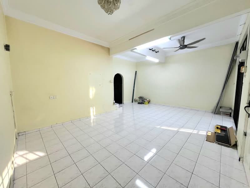 2-storey Terraced House for Sale in Taman Bersatu (Kulai) - Serene Low - PropertyGuru.com.my