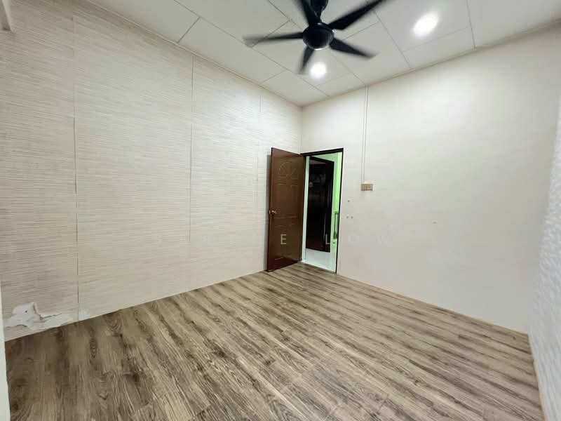 2-storey Terraced House for Sale in Taman Bersatu (Kulai) - Serene Low - PropertyGuru.com.my