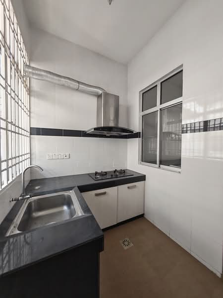2-storey Terraced House for Sale in Bandar Springhill (Port Dickson) - TF Lee - Kitchen - PropertyGuru.com.my