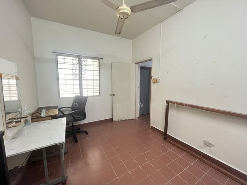 Rumah Teres 2 Tingkat untuk Dijual di Shah Alam (Selangor) - Fadhlin Wahid - Study - PropertyGuru.com.my