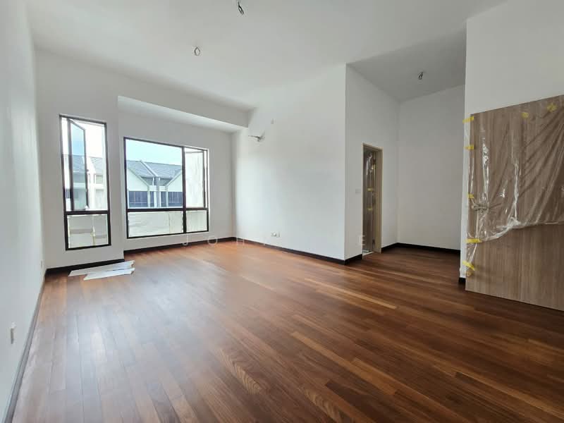Rumah Teres untuk Dijual di Bandar Kinrara Seksyen 1 (Bandar Kinrara) - John Lee - Living Room - PropertyGuru.com.my