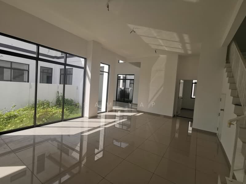 2-storey Terraced House for Sale in Puncak Alam (Selangor) - Sam Yap - Living Room - PropertyGuru.com.my