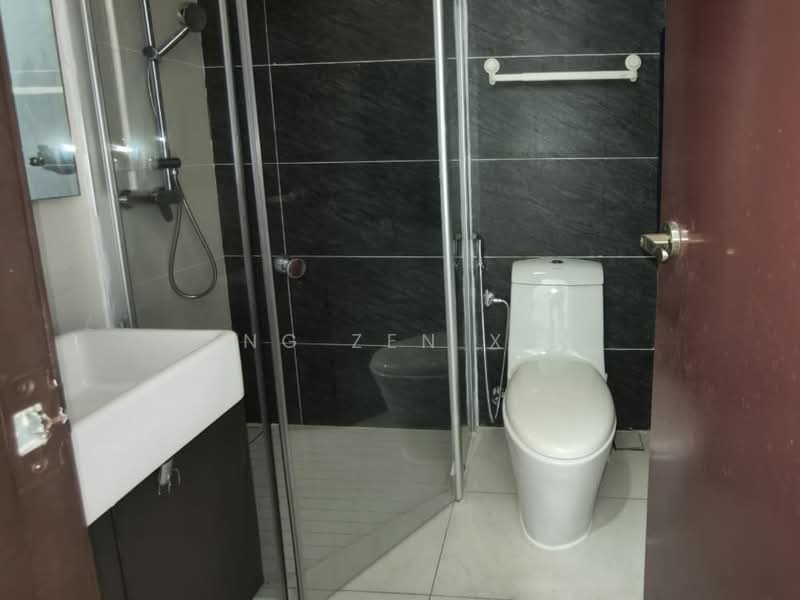 Kondominium untuk Dijual di Royal Strand @ Country Garden Danga Bay - NG ZEN XI - Bathroom - PropertyGuru.com.my