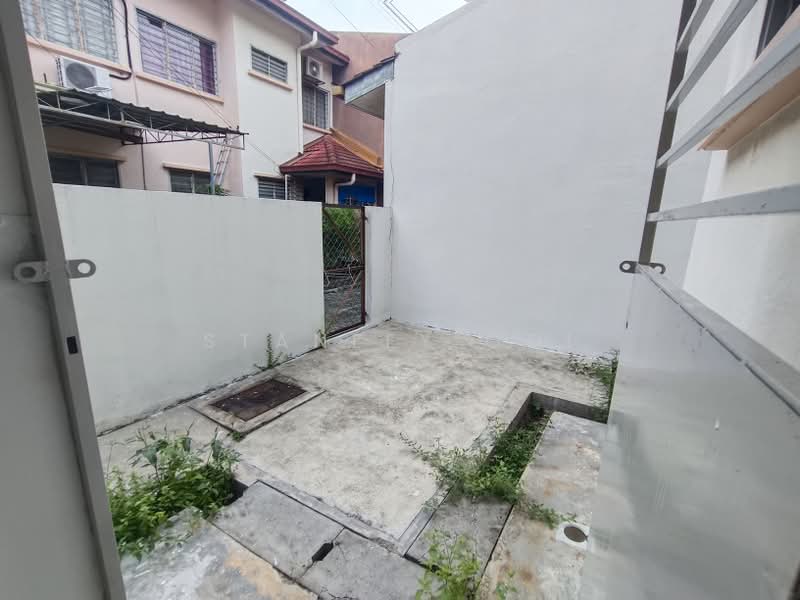2-storey Terraced House for Sale in TAMAN PUCHONG UTAMA (Puchong) - Stanley Ooi - Exterior - PropertyGuru.com.my