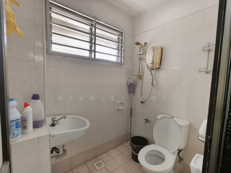 2-storey Terraced House for Sale in TAMAN PUCHONG UTAMA (Puchong) - Stanley Ooi - Bathroom - PropertyGuru.com.my