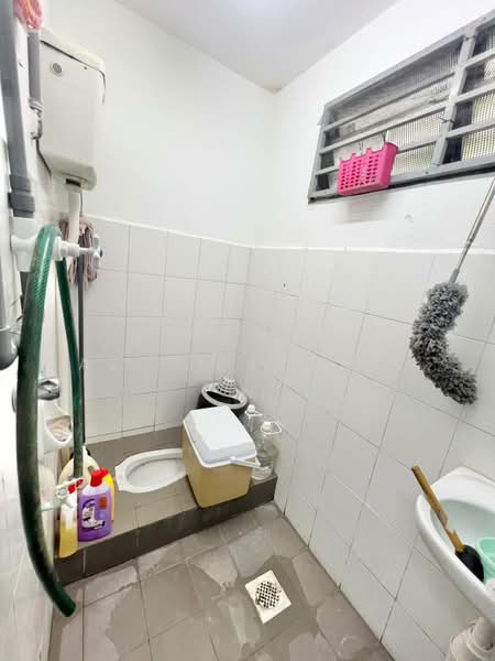 Semi-Detached House for Sale in Taman Selayang Mutiara (Selayang) - Azrul Ismail - Bathroom - PropertyGuru.com.my