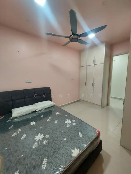 Kondominium untuk Disewa di Suasana Lumayan - Jovane Por - Bedroom - PropertyGuru.com.my