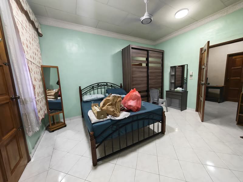 2-storey Terraced House for Rent in Bandar Springhill (Port Dickson) - TF Lee - Bedroom - PropertyGuru.com.my