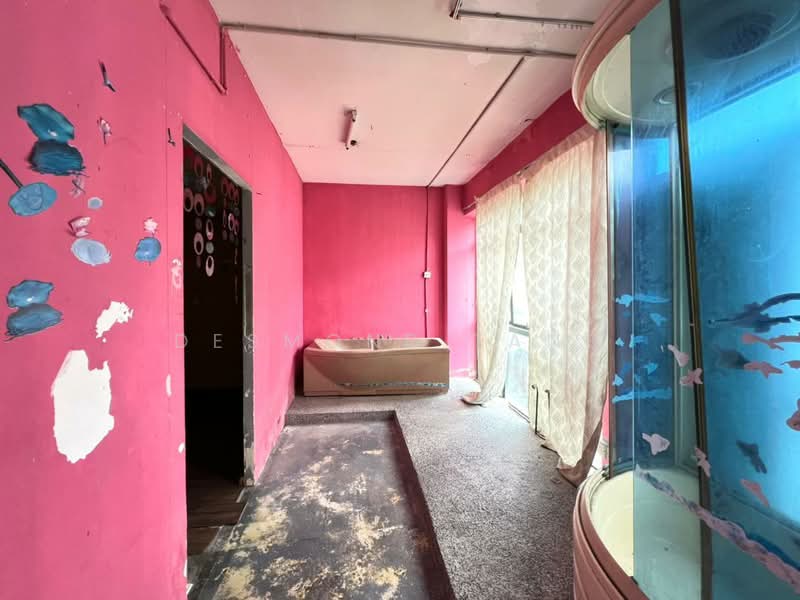 Pejabat untuk Disewa di Fortune Park Kepong (Kepong) - Desmond Tang - Bathroom - PropertyGuru.com.my