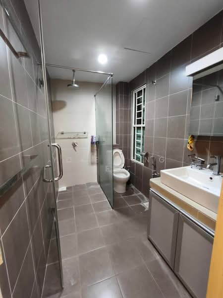 Kondominium untuk Disewa di Atmosfera Kondominium - Yoke Leng Sew - Bathroom - PropertyGuru.com.my