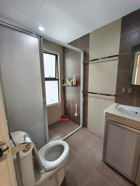 Kondominium untuk Disewa di Atmosfera Kondominium - Yoke Leng Sew - Bathroom - PropertyGuru.com.my