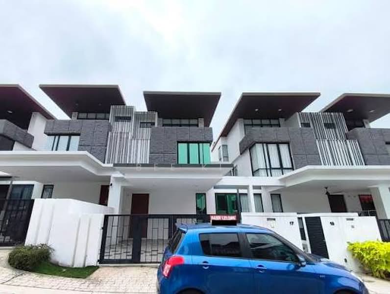 Townhouse for Sale in 16 Sierra (Puchong) - Bee Kim - Exterior - PropertyGuru.com.my