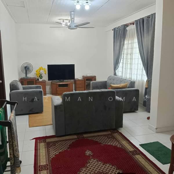Rumah Teres 2 Tingkat untuk Dijual di Puncak Alam (Selangor) - Hazeman Omar - Living Room - PropertyGuru.com.my
