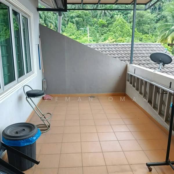 Rumah Teres 2 Tingkat untuk Dijual di Puncak Alam (Selangor) - Hazeman Omar - Balcony - PropertyGuru.com.my