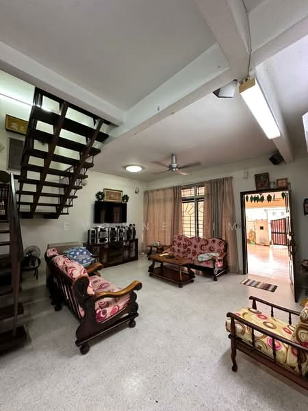 2-storey Terraced House for Sale in Taman Cheras Permata 2 (Cheras) - Evonne Lim - Living Room - PropertyGuru.com.my