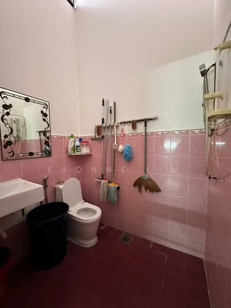 2-storey Terraced House for Sale in Taman Cheras Permata 2 (Cheras) - Evonne Lim - Bathroom - PropertyGuru.com.my