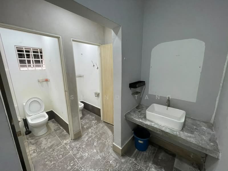Shop / Office for Rent in Petaling Jaya (Selangor) - Desmond Tang - Bathroom - PropertyGuru.com.my