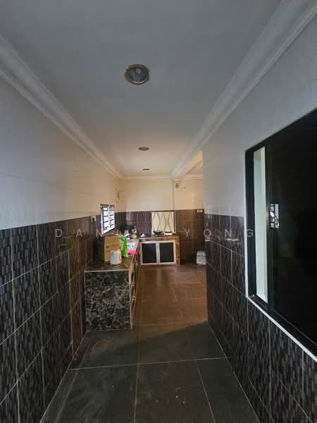 Rumah Teres 1 Tingkat untuk Dijual di Taman Ungku Tun Aminah (Skudai) - Daniel Yong - Kitchen - PropertyGuru.com.my